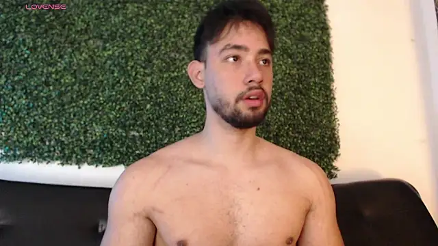 Snapshot of sam_ford_2 chatting on 02-09-26, 03:32 sam ford 2 online show from 02-09-26, 03:32