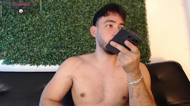 Snapshot of sam_ford_2 chatting on 02-27-26, 01:38 sam ford 2 online show from 02-27-26, 01:38