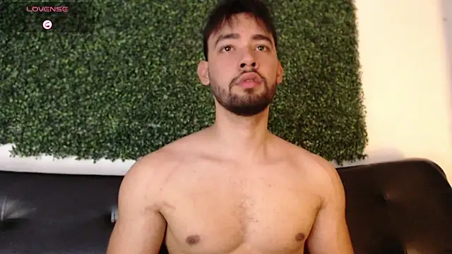 Snapshot of sam_ford_2 chatting on 03-01-26, 01:18 sam ford 2 online show from 03-01-26, 01:18