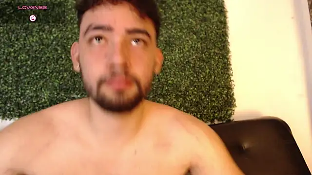 Snapshot of sam_ford_2 chatting on 03-22-26, 12:03 sam ford 2 online show from 03-22-26, 12:03