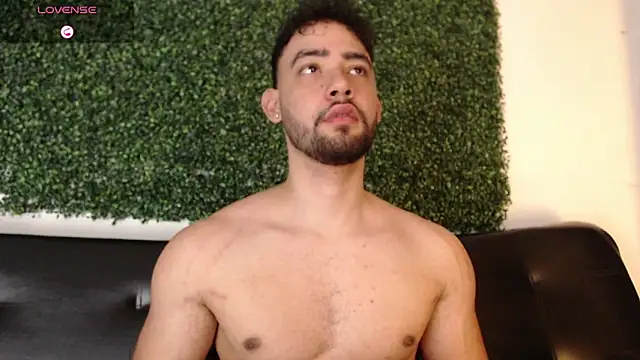 Snapshot of sam_ford_2 chatting on 03-29-26, 12:32 sam ford 2 online show from 03-29-26, 12:32