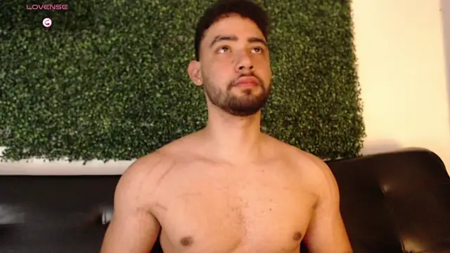 Snapshot of sam_ford_2 chatting on 03-31-26, 12:45 sam ford 2 online show from 03-31-26, 12:45