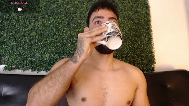 Snapshot of sam_ford_2 chatting on 04-04-26, 12:53 sam ford 2 online show from 04-04-26, 12:53