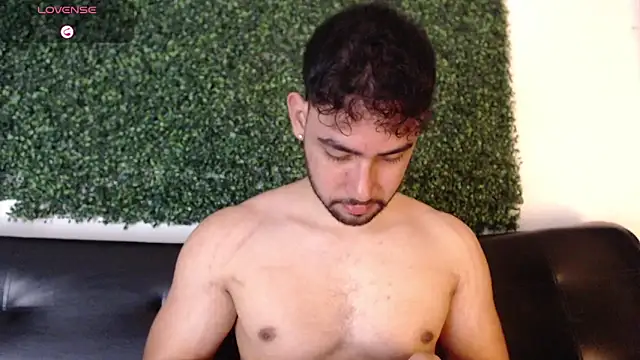 Snapshot of sam_ford_2 chatting on 04-05-26, 12:41 sam ford 2 online show from 04-05-26, 12:41