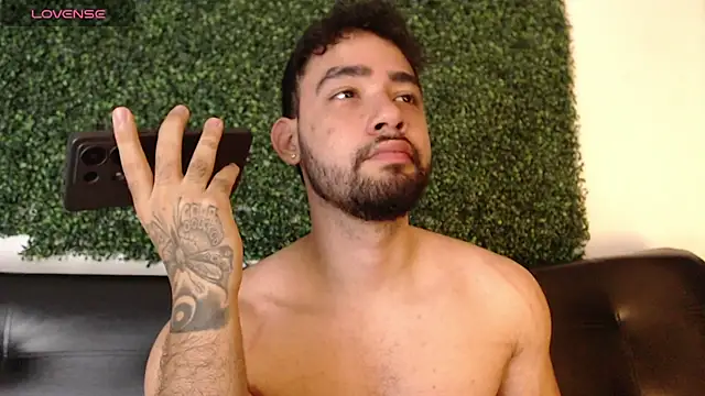 Snapshot of sam_ford_2 chatting on 04-15-26, 12:50 sam ford 2 online show from 04-15-26, 12:50