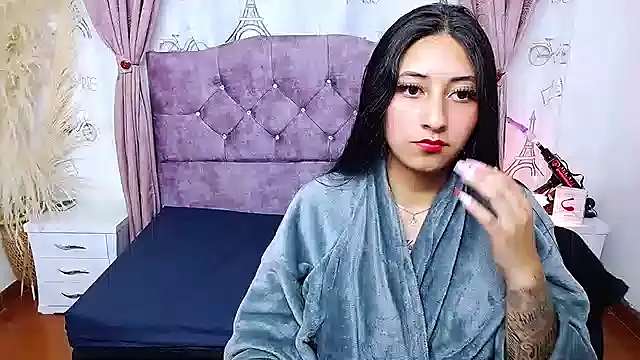 Snapshot of Wendy-13 chatting on 10-15-25, 05:51 Wendy-13 online show from 10-15-25, 05:51