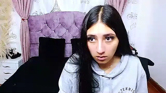 Snapshot of Wendy-13 chatting on 11-06-25, 11:11 Wendy-13 online show from 11-06-25, 11:11