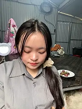 Julia-Elsa online show from 11-03-25, 06:03