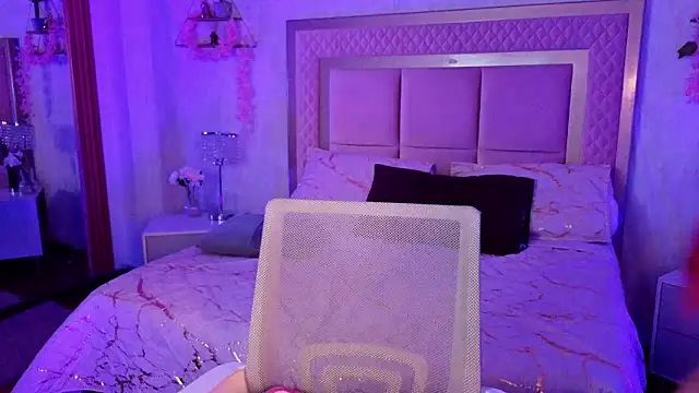 Snapshot of AlanaOdison chatting on 11-12-25, 09:03 AlanaOdison online show from 11-12-25, 09:03