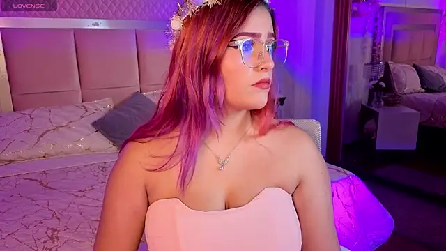 Snapshot of AlanaOdison chatting on 12-18-25, 08:59 AlanaOdison online show from 12-18-25, 08:59