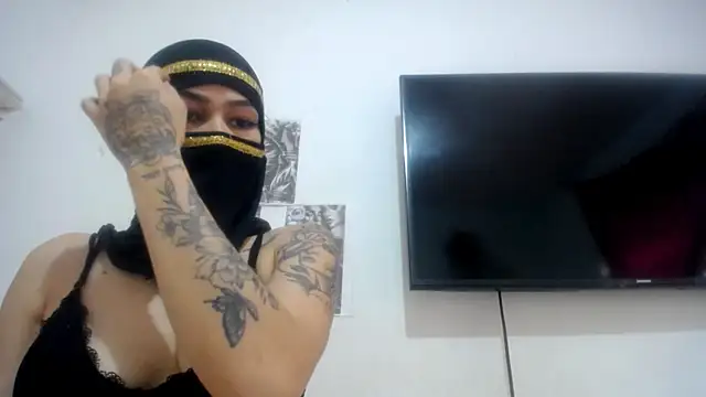 Snapshot of Foxy_Lovex chatting on 09-15-25, 08:31 Foxy Lovex online show from 09-15-25, 08:31