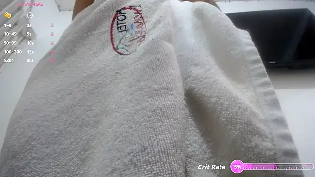 Snapshot of Foxy_Lovex chatting on 10-11-25, 09:13 Foxy Lovex online show from 10-11-25, 09:13