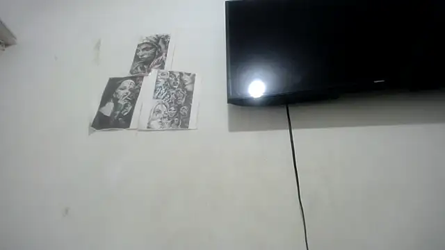 Snapshot of Foxy_Lovex chatting on 10-23-25, 11:46 Foxy Lovex online show from 10-23-25, 11:46