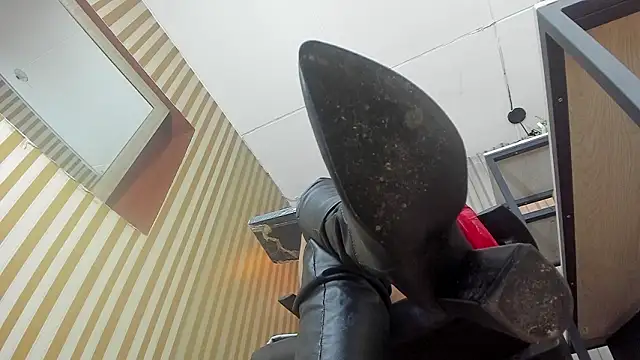 Scarlett Barnes online show from 03-26-26, 12:22