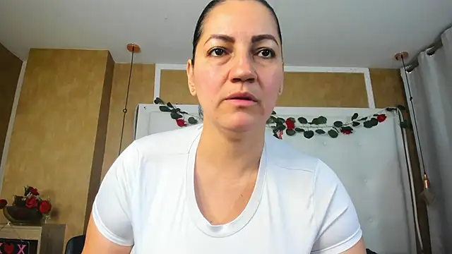 Snapshot of Heidy_milf chatting on 05-25-26, 08:15 Heidy milf online show from 05-25-26, 08:15