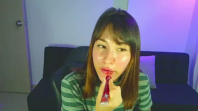 Yulienneg online show from 02-28-26, 02:01