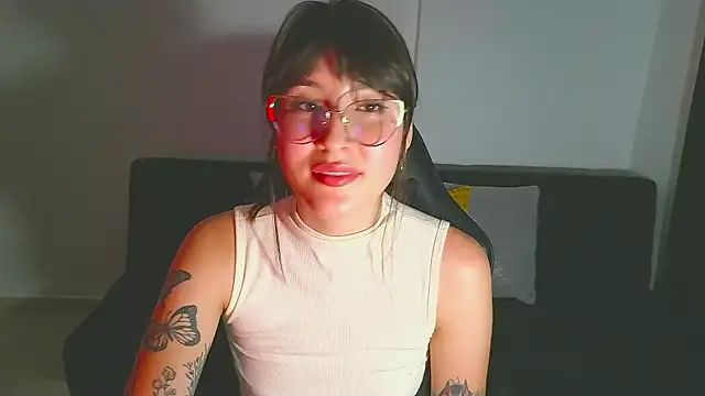 Yulienneg online show from 04-29-26, 01:10