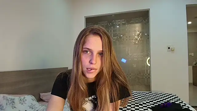 Snapshot of littlemolly11 chatting on 09-26-25, 03:16 littlemolly11 online show from 09-26-25, 03:16