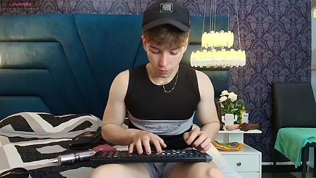 TaylerWhite online show from 12-20-25, 11:50