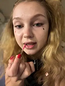 Emaline Fane online show from 10-31-25, 07:04