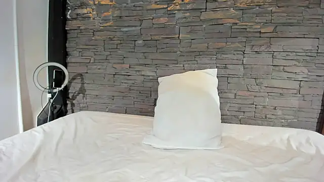 Anker Colin online show from 11-23-25, 04:23