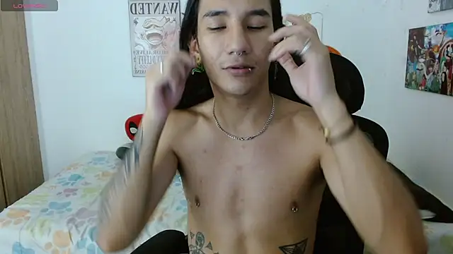 Max0n  online show from 11-11-25, 04:45