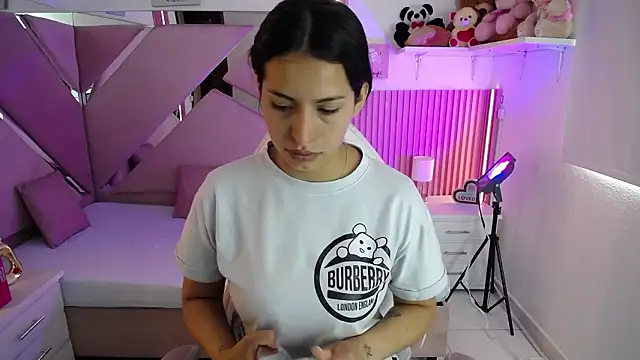 Snapshot of Mia_garcia28 chatting on 03-10-26, 02:22 Mia garcia28 online show from 03-10-26, 02:22