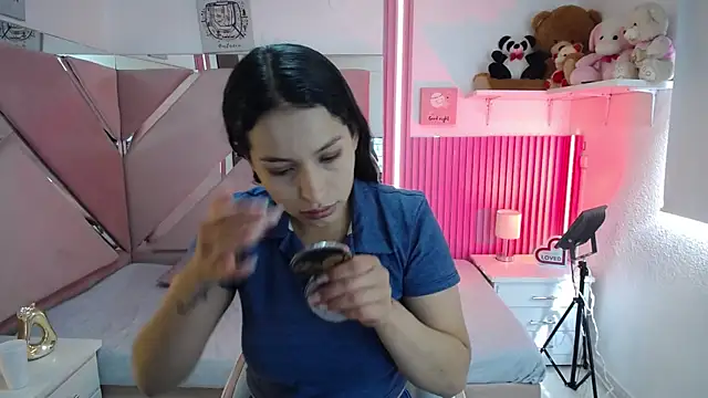 Snapshot of Mia_garcia28 chatting on 05-18-26, 01:28 Mia garcia28 online show from 05-18-26, 01:28