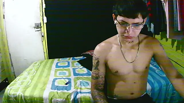 Snapshot of Ebebyjuan chatting on 04-26-26, 10:35 Ebebyjuan online show from 04-26-26, 10:35