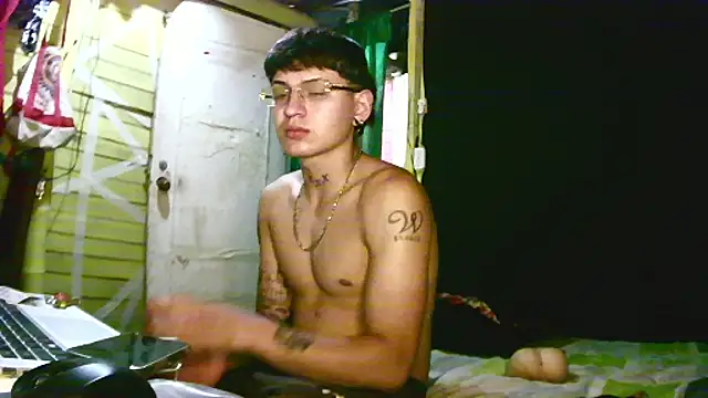 Snapshot of Ebebyjuan chatting on 05-03-26, 11:44 Ebebyjuan online show from 05-03-26, 11:44