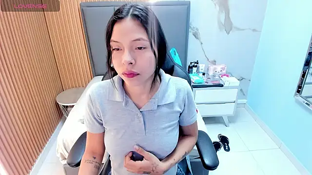 Isisleroy1 online show from 10-17-25, 02:37