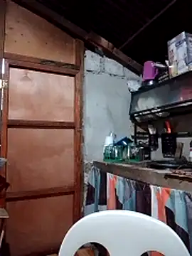 Snapshot of sun_kiss_soul chatting on 10-23-25, 09:35 sun kiss soul online show from 10-23-25, 09:35