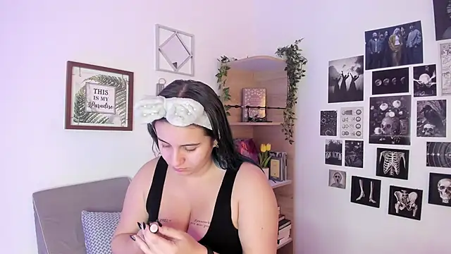 Lana Herondale online show from 10-30-25, 09:26