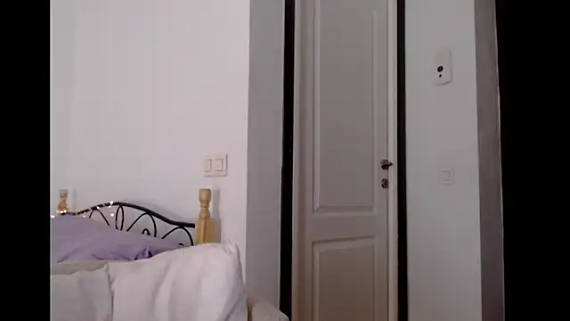 Snapshot of BritneyDivine chatting on 09-15-25, 06:35 BritneyDivine online show from 09-15-25, 06:35