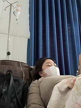 Bonnie-2k online show from 04-17-26, 03:42