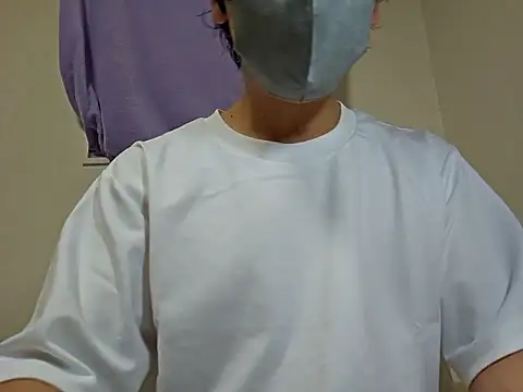 Snapshot of Earth_001 chatting on 09-11-25, 10:04 Earth 001 online show from 09-11-25, 10:04