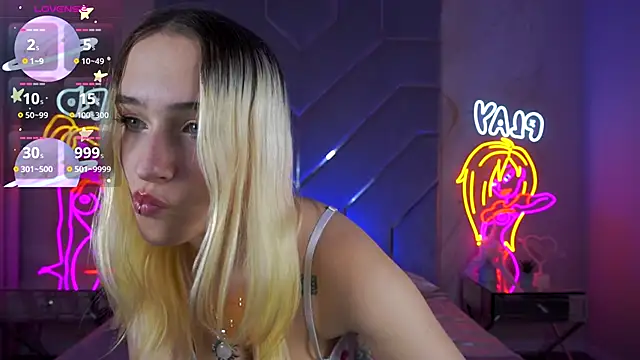 Snapshot of LilElfie chatting on 11-30-25, 10:47 LilElfie online show from 11-30-25, 10:47