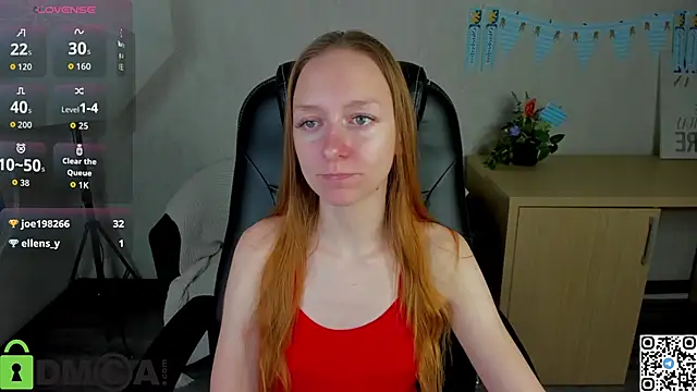 Snapshot of Mia_E1fie chatting on 10-12-25, 12:20 Mia E1fie online show from 10-12-25, 12:20