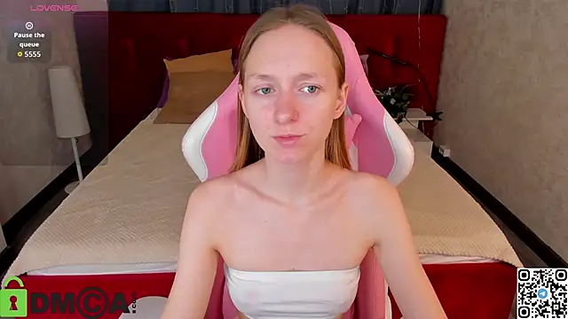 Snapshot of Mia_E1fie chatting on 11-22-25, 01:59 Mia E1fie online show from 11-22-25, 01:59