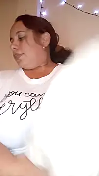 Snapshot of luzdanna chatting on 11-02-25, 06:43 luzdanna online show from 11-02-25, 06:43