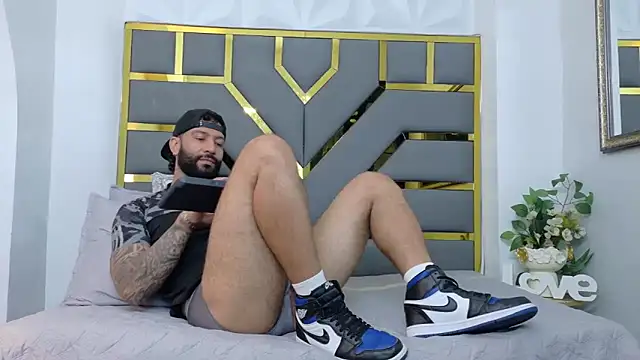 yorbymaxx online show from 10-22-25, 02:17