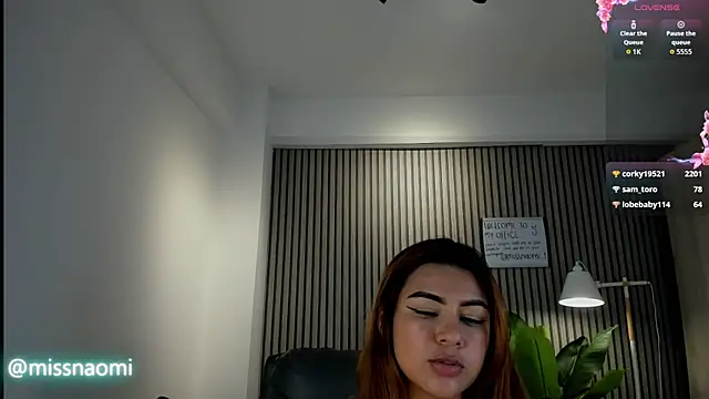 Snapshot of Missnaomi_ chatting on 09-30-25, 05:18 Missnaomi online show from 09-30-25, 05:18