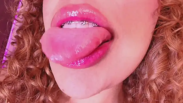 megansan  online show from 06-19-26, 10:41