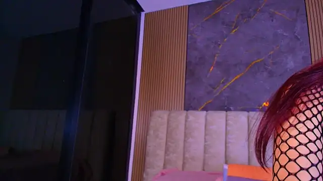 valecastro  online show from 12-05-25, 07:32