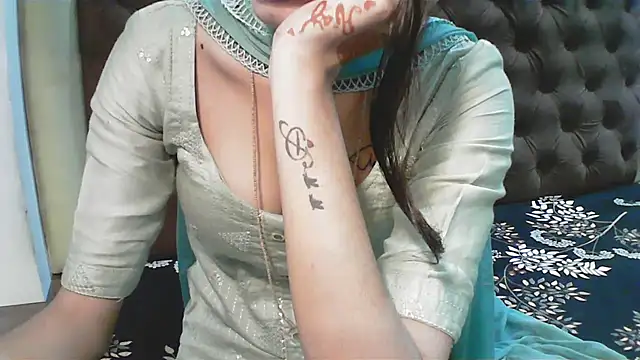 Snapshot of elize__ chatting on 10-10-25, 02:21 elize   online show from 10-10-25, 02:21