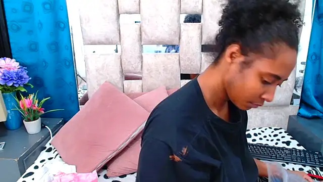 AmbarSmit online show from 09-13-25, 09:36