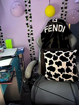 Snapshot of Purple2StayThnxx chatting on 09-08-25, 09:58 Purple2StayThnxx online show from 09-08-25, 09:58