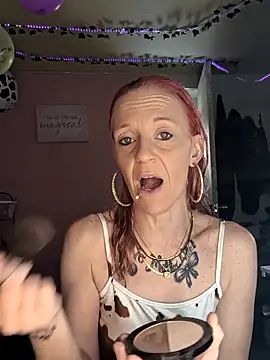 Snapshot of Purple2StayThnxx chatting on 09-16-25, 07:04 Purple2StayThnxx online show from 09-16-25, 07:04