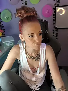 Snapshot of Purple2StayThnxx chatting on 09-21-25, 11:17 Purple2StayThnxx online show from 09-21-25, 11:17