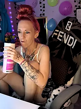 Snapshot of Purple2StayThnxx chatting on 09-29-25, 04:06 Purple2StayThnxx online show from 09-29-25, 04:06